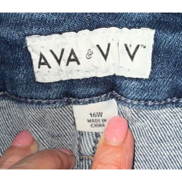 Double Delight - Deluxe Denim Shorts Bundle (Ava & Viv 16w and Venezia 16) - Picture 4 of 5